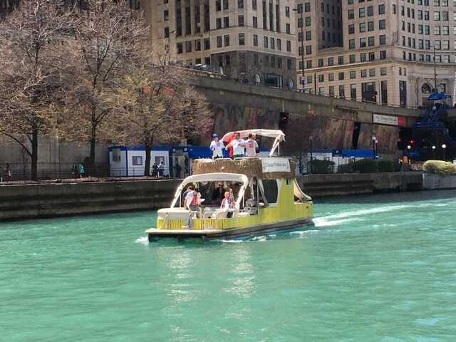 Chicago river boat trips